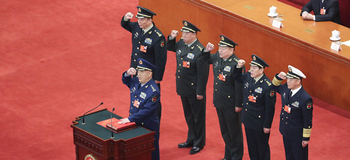 中央军委副主席、委员进行宪法宣誓