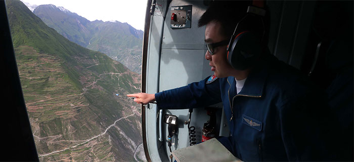 独家视角丨记者带您在直升机上“航拍”汶川新貌