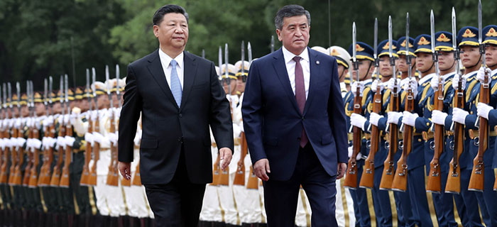 习近平举行仪式欢迎吉尔吉斯斯坦总统访华