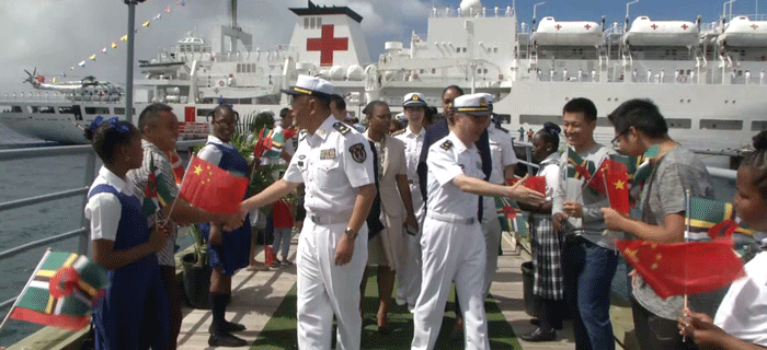 中国海军舰艇首访多米尼克 和平方舟“做客”罗索