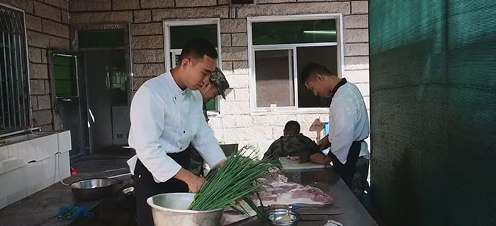 军营三餐记丨炊事员都是战斗员！