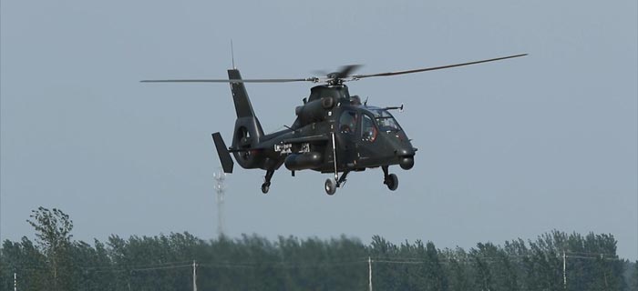 开飞！新飞行员驾驶武装直升机顺利完成首飞