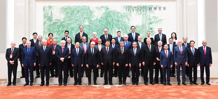 习近平会见出席2019年“读懂中国”国际会议的外方嘉宾代表