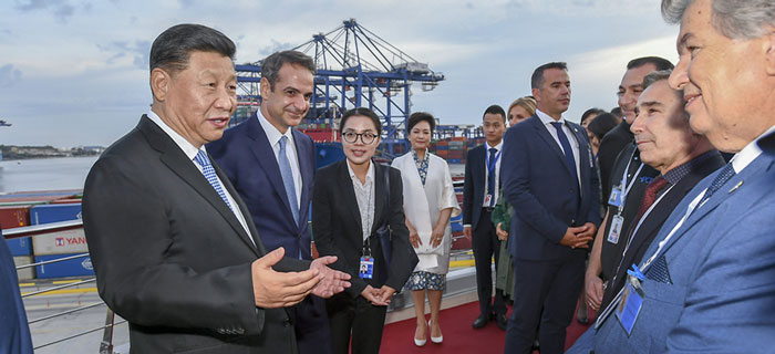 习近平和希腊总理共同参观中远海运比雷埃夫斯港项目
