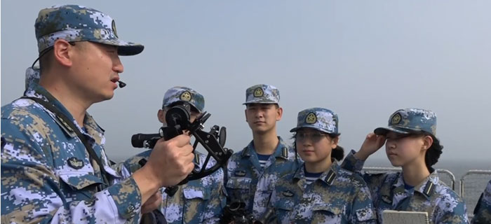 邓世昌舰海上“实习礼包”来袭 海军学员赞不绝口