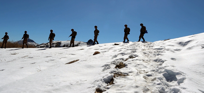 雪山登顶丨新战士首次踏上海拔3500米巡逻路