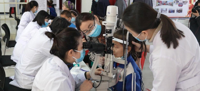 治疗64名患者！陆军特色医学中心赴新疆开展光明行活动