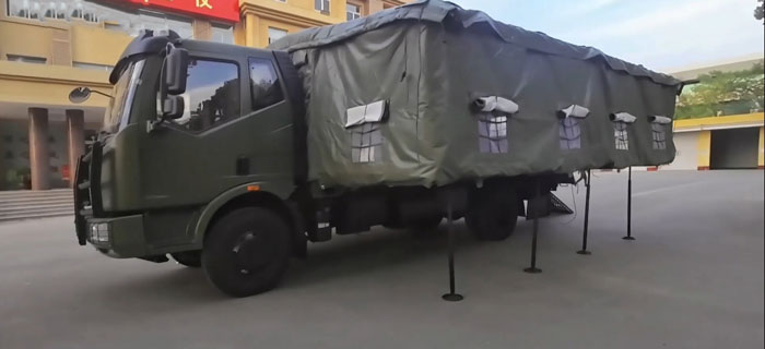 内部超大空间，来看兵哥哥的房车