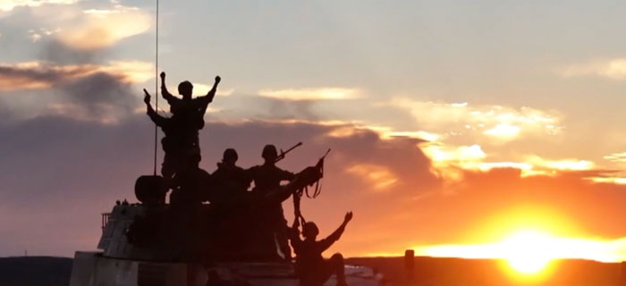 为有牺牲多壮志 敢教日月换新天