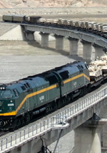 从戈壁到雪山，一路遇四季