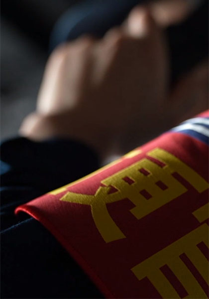 感谢守护 山东省渔民手拿国旗向山东舰喊话