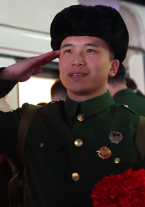 军营又响驼铃声 军人这样说再见