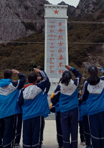 “八一爱民学校”国防教育公开课丨军民同心 勇克天堑