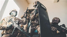 《军报每天读》20250303