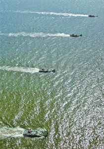 《军报每天读》20250724