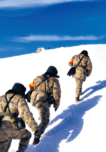 《军报每天读》20251218