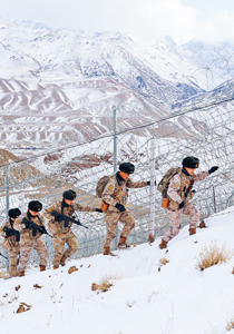 《军报每天读》20260220