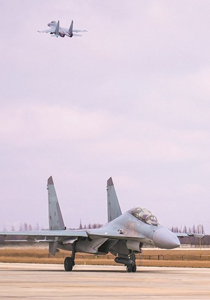 《军报每天读》20260410