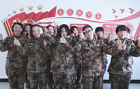 军人加入“网红”手指舞行列，一起为中国点赞