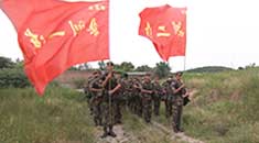 穿丛林 、化路障，看火箭军国防生如何荒野求生！