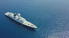 中国海军亚丁湾首次抓捕海盗现场视频曝光！