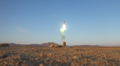 大漠“霸王花”！95后女兵“玩转”40吨导弹发射车