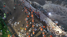 麻城护坡塌方！他们从演训场火速奔赴险情地段