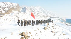 跨雪山 走戈壁丨新兵第一次拉练如此“高难度”！