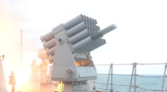 东部战区海军某驱逐舰支队：“隆隆”炮声响大洋