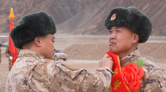 入伍30年 老兵杨连京泪别军营