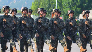 《国防军事早报》20250826