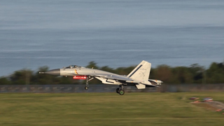 《国防军事早报》20251002