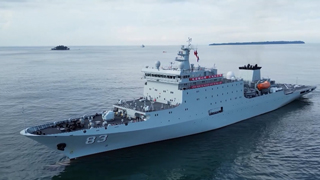 《国防军事早报》20251011