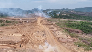 《国防军事早报》20251128