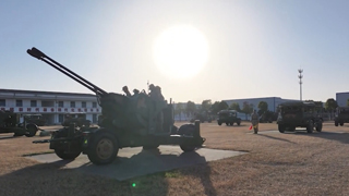 《国防军事早报》20251204