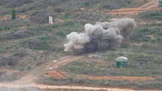 《国防军事早报》20251205