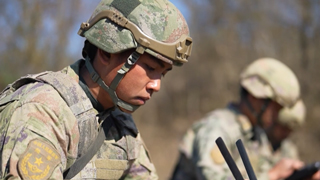 《国防军事早报》 20251208