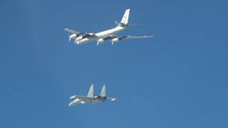 《国防军事早报》 20251211