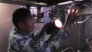 “海口舰”老兵的假期