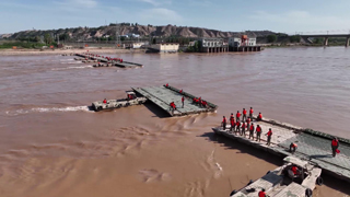 乘风破浪舟桥兵